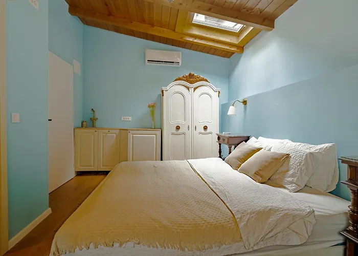 Upper Town Rooms